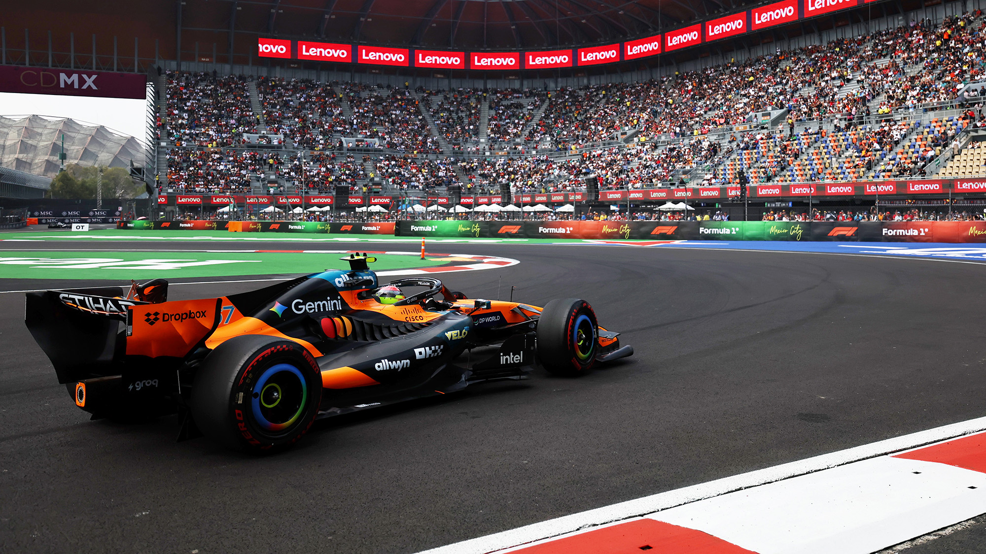McLaren готовит в Мексике новые элементы днища и охлаждения
