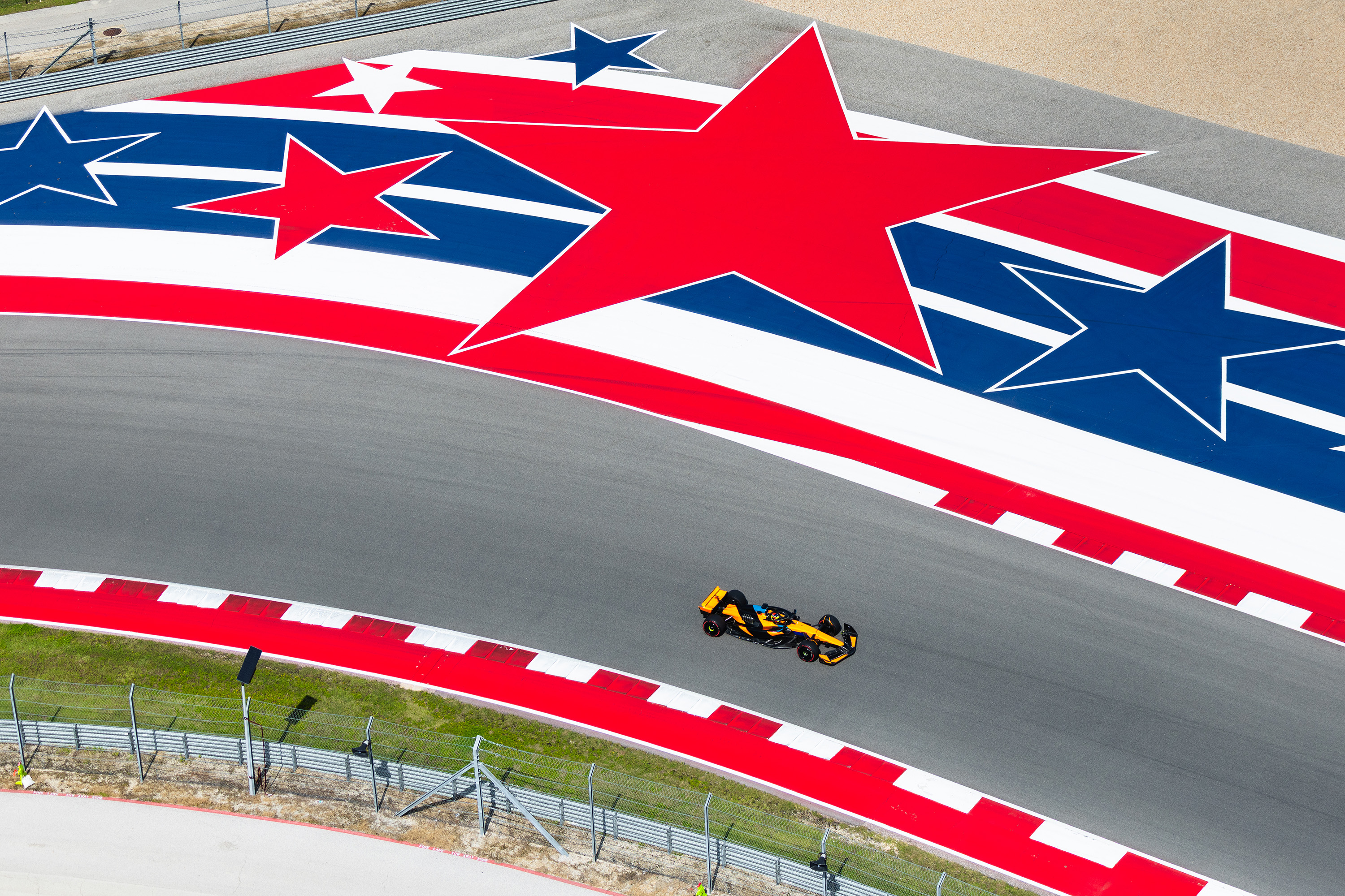 Форнароли провёл тест McLaren в Остине